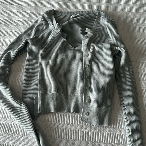 Abercrombie & Fitch Tops - Abercrombie Crop Tank & Cardigan Set - Sage Green 🍃